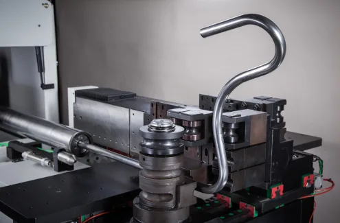 Cintrage d'un tube acier pour une fonction hydraulique.